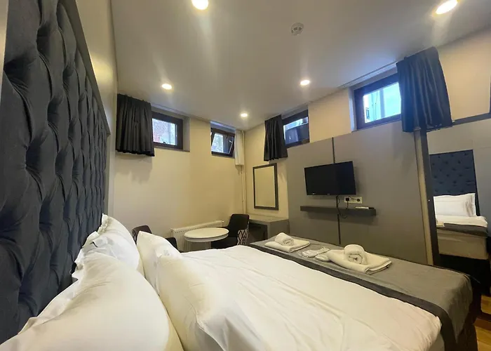 Spinel Hotel - Old City